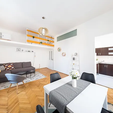 Boris' Old Town Apartment Prague