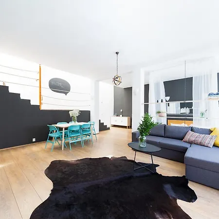 Boris' Old Town Apartment *