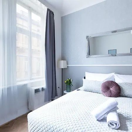Boris' Old Town Apartment *