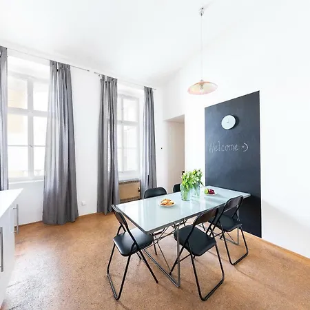 Boris' Old Town Apartment *
