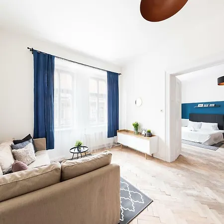Boris' Old Town Apartment *